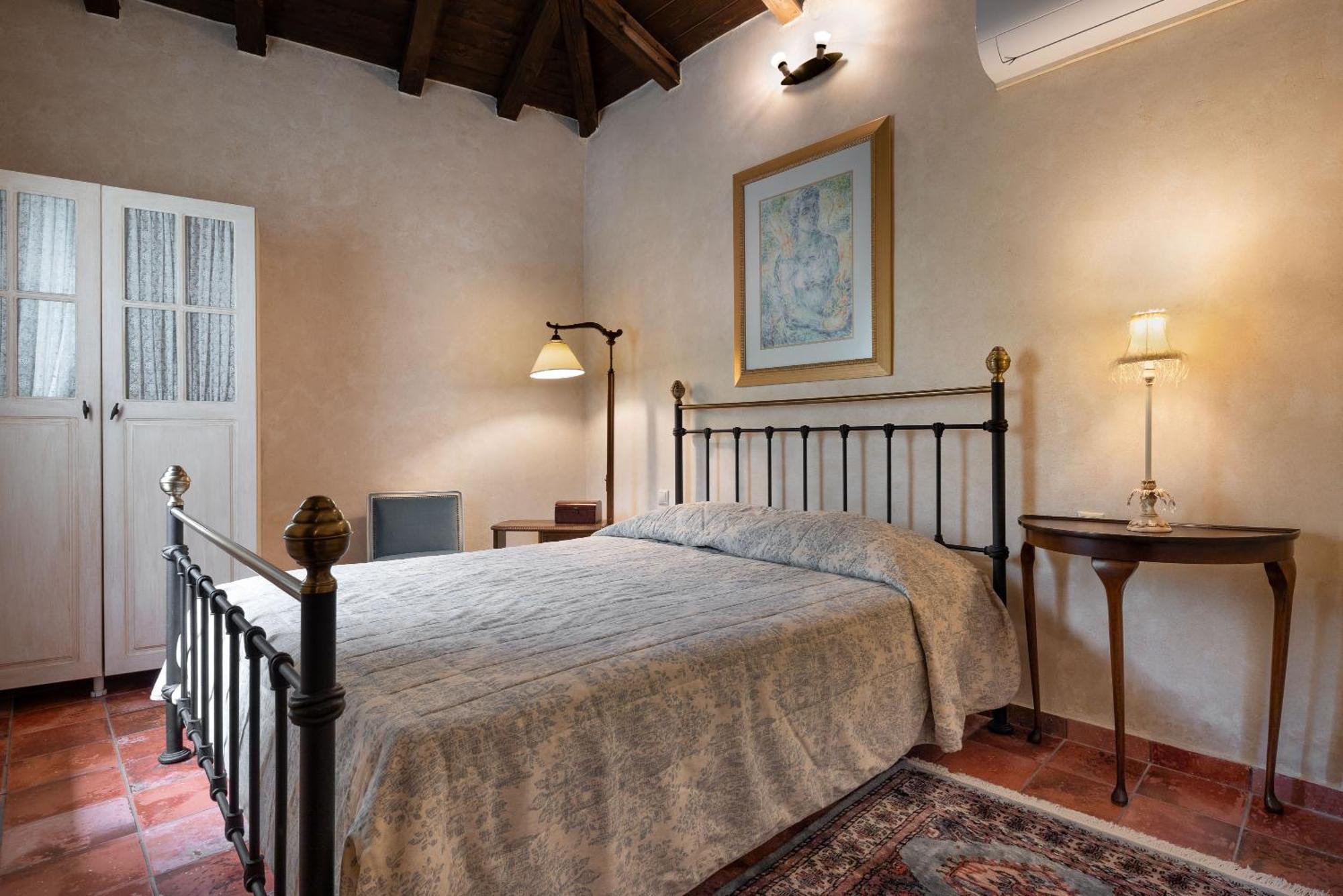 Ostra Menalon Luxury Suites Kardharás Dış mekan fotoğraf