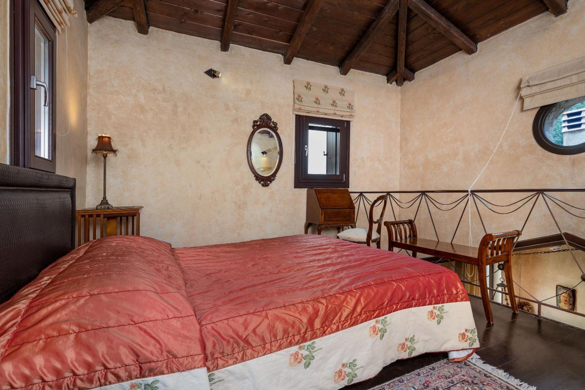 Ostra Menalon Luxury Suites Kardharás Oda fotoğraf