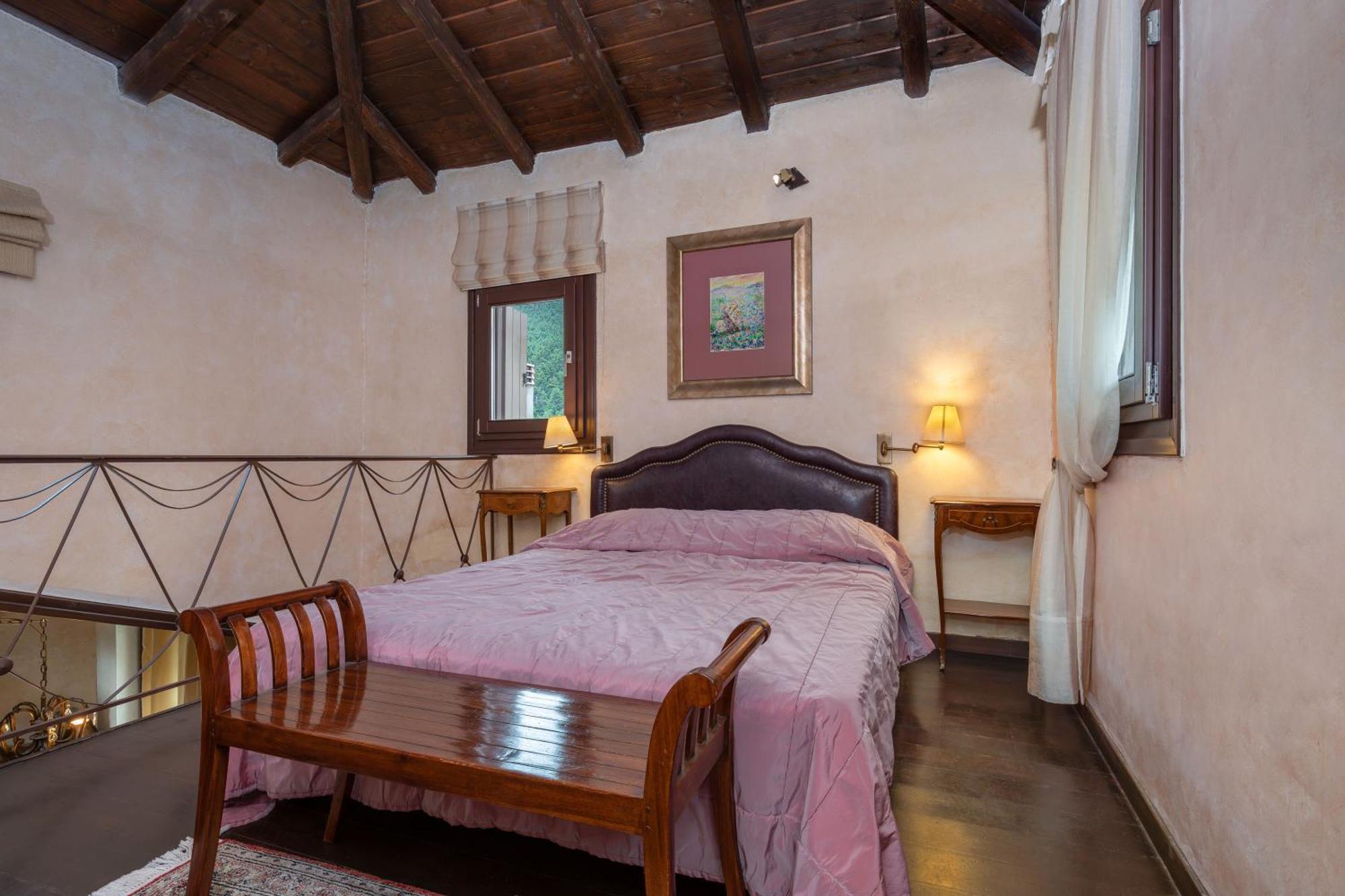 Ostra Menalon Luxury Suites Kardharás Oda fotoğraf