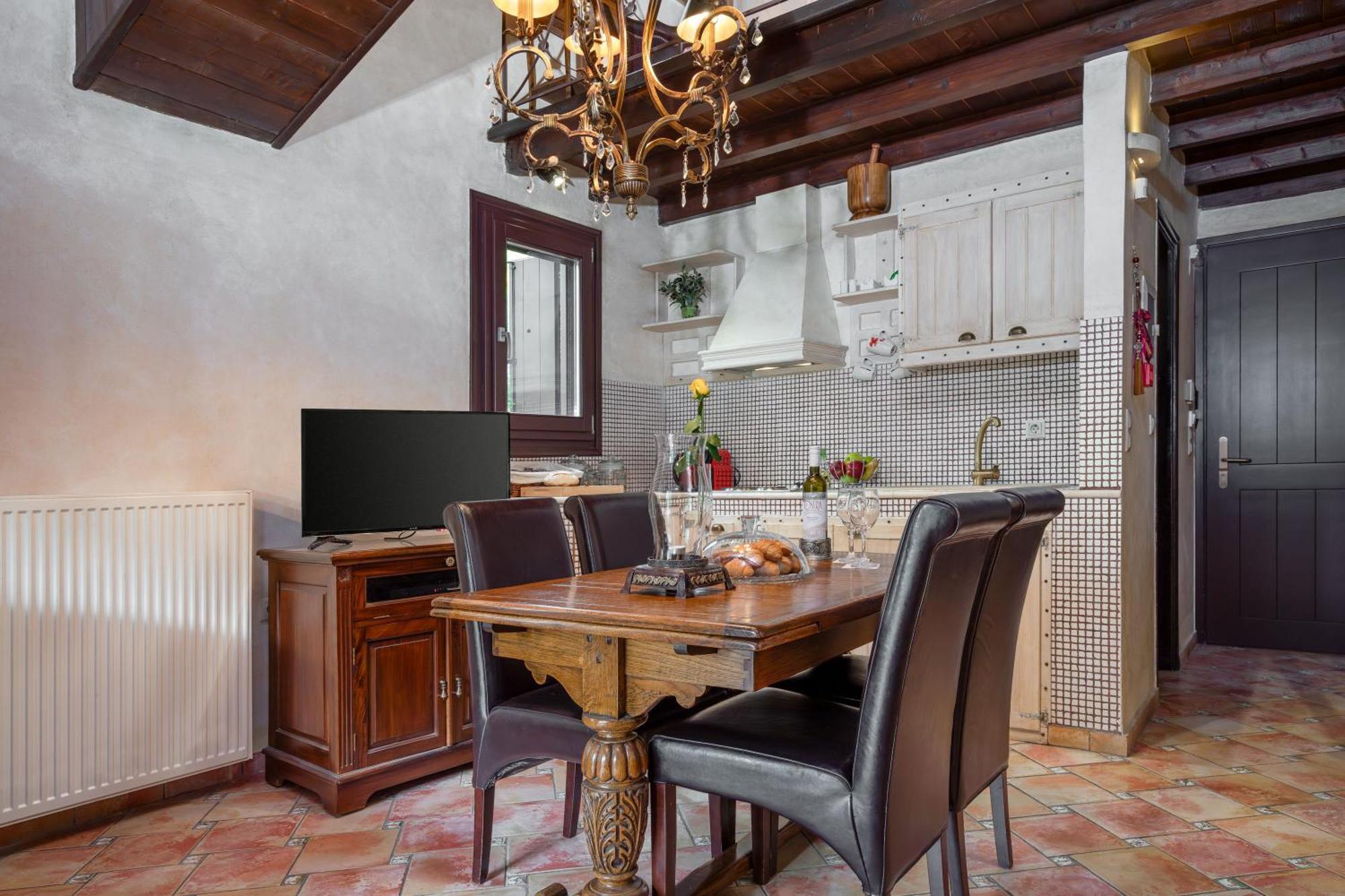Ostra Menalon Luxury Suites Kardharás Oda fotoğraf