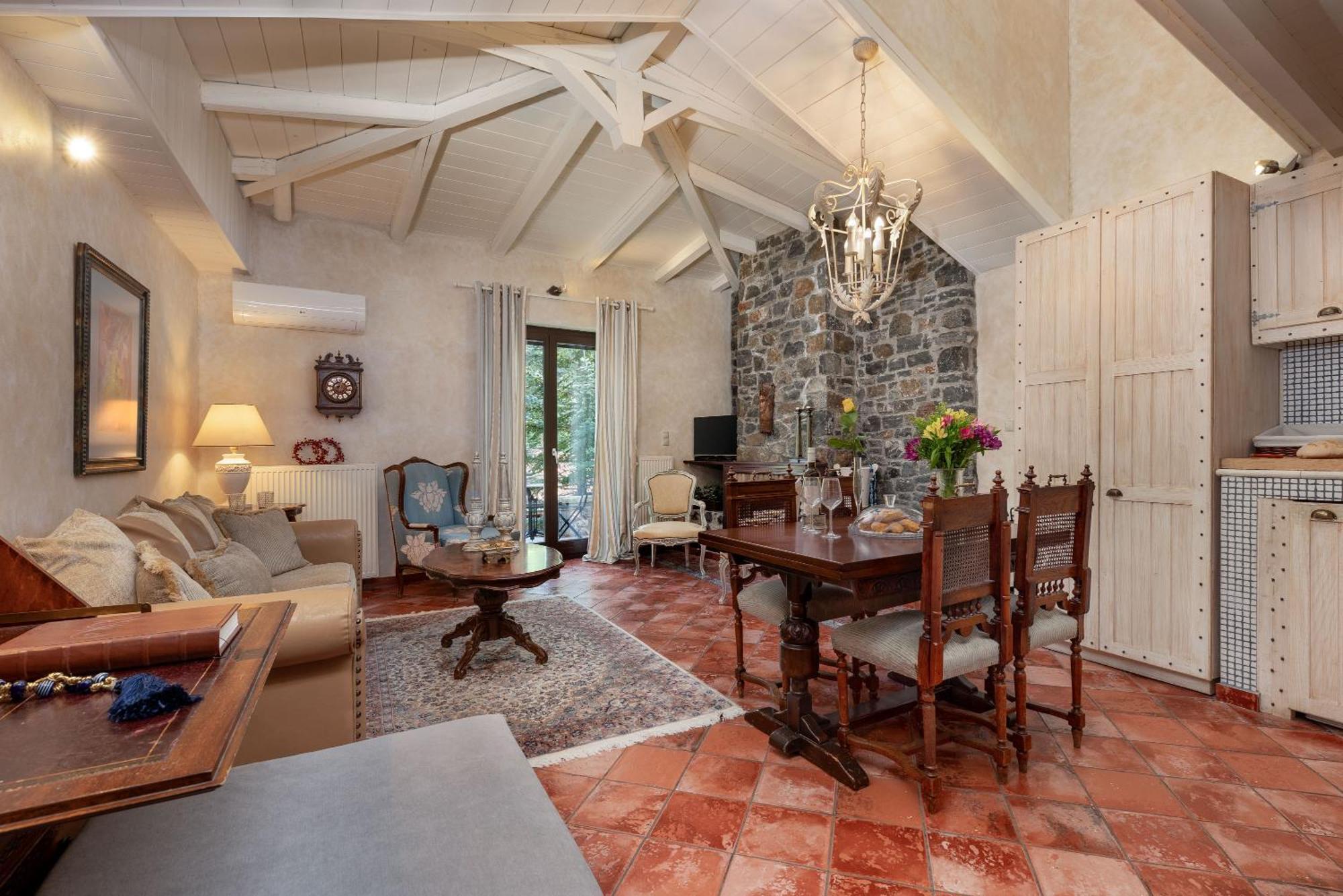 Ostra Menalon Luxury Suites Kardharás Oda fotoğraf