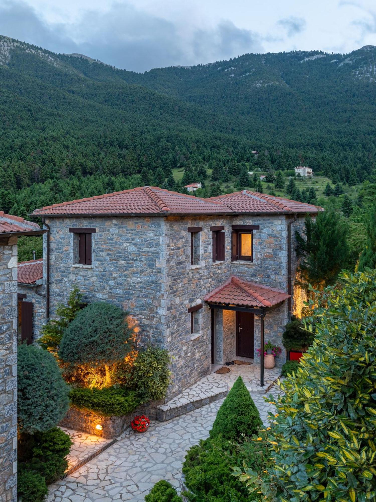 Ostra Menalon Luxury Suites Kardharás Dış mekan fotoğraf