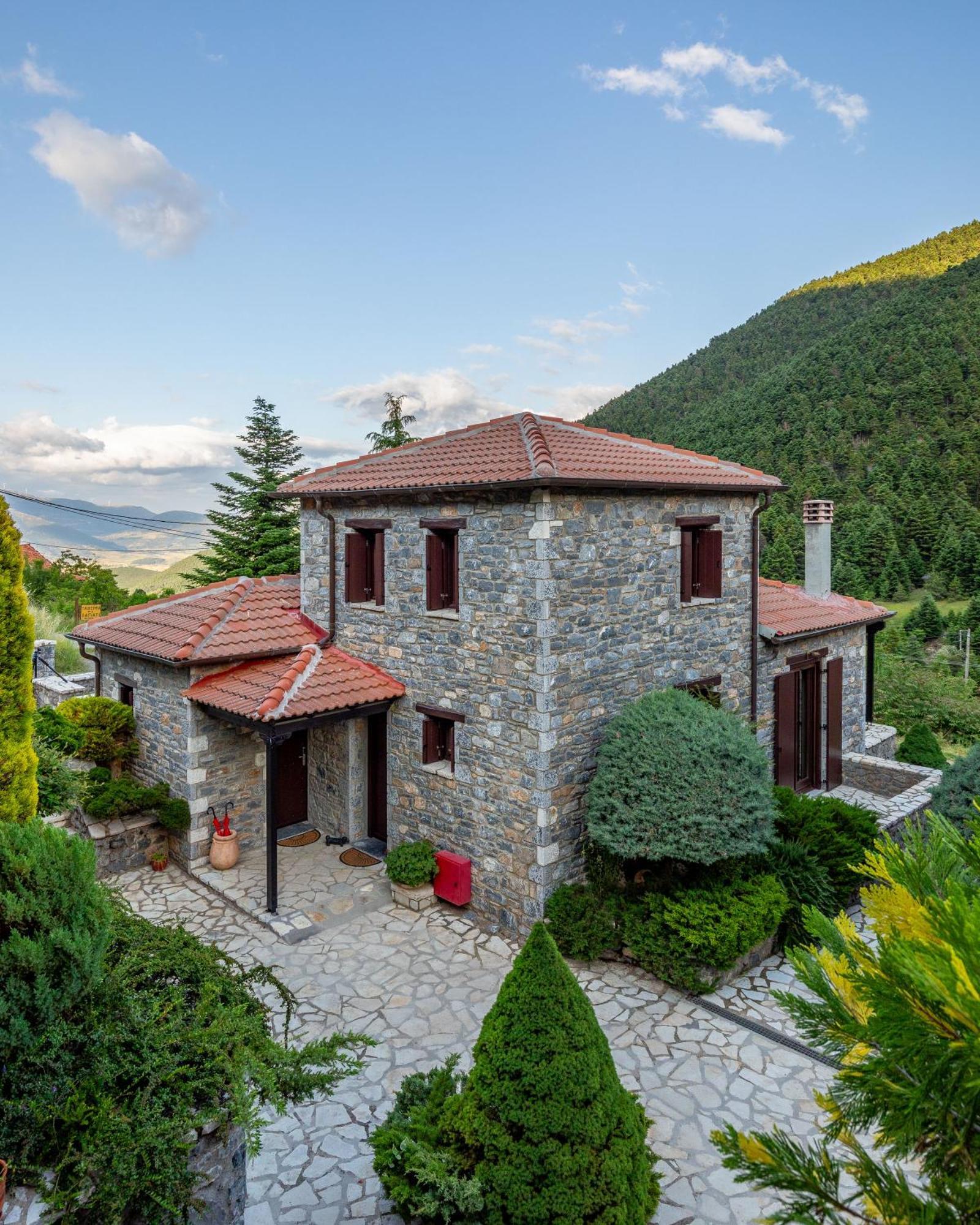 Ostra Menalon Luxury Suites Kardharás Dış mekan fotoğraf